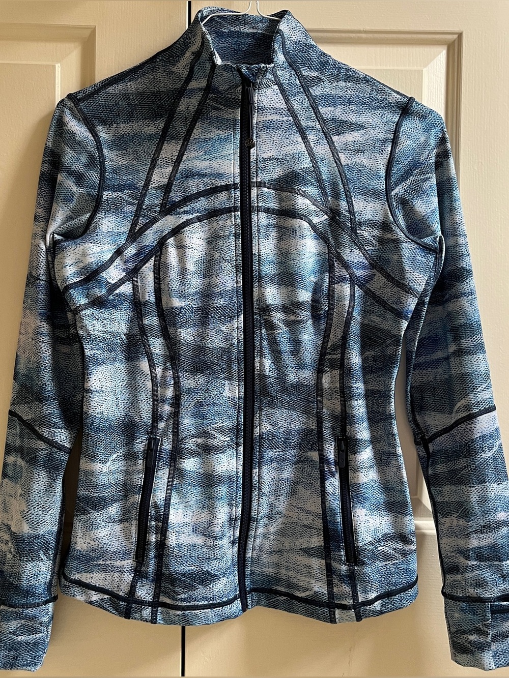 🍒LULULEMON sz 10 DEFINE Jacket MESH SCAPE Navy Blue/White *LUXTREME
